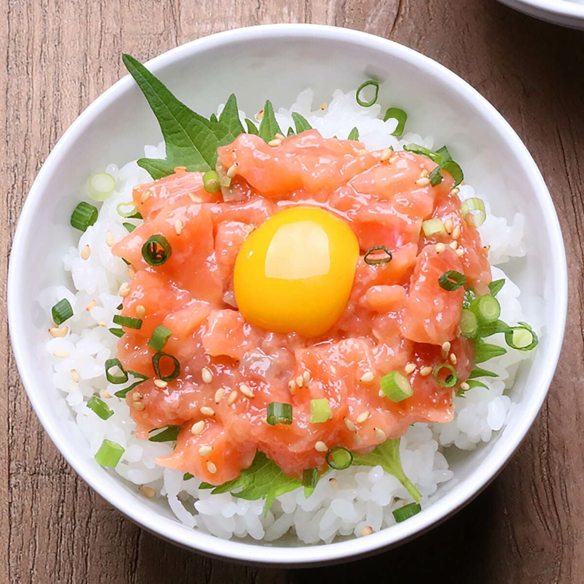 旨塩サーモンユッケ2食入×2セット